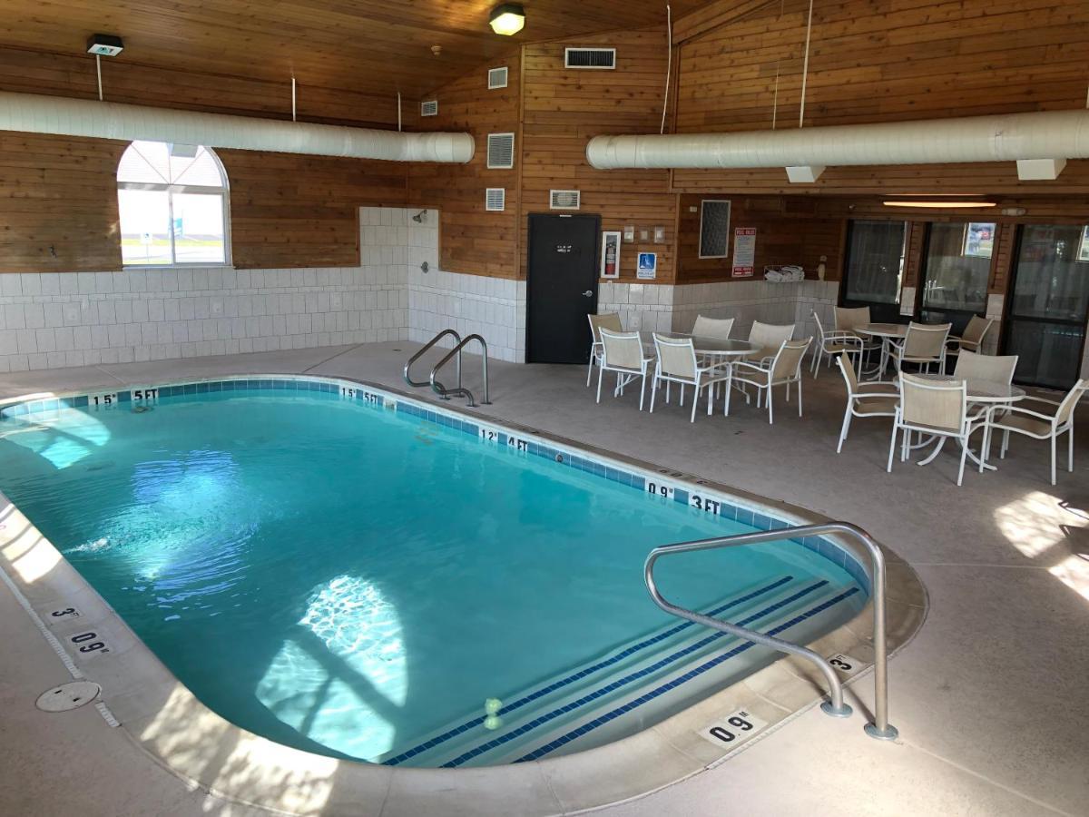 Country Inn & Suites By Radisson, Auburn, In Exterior photo