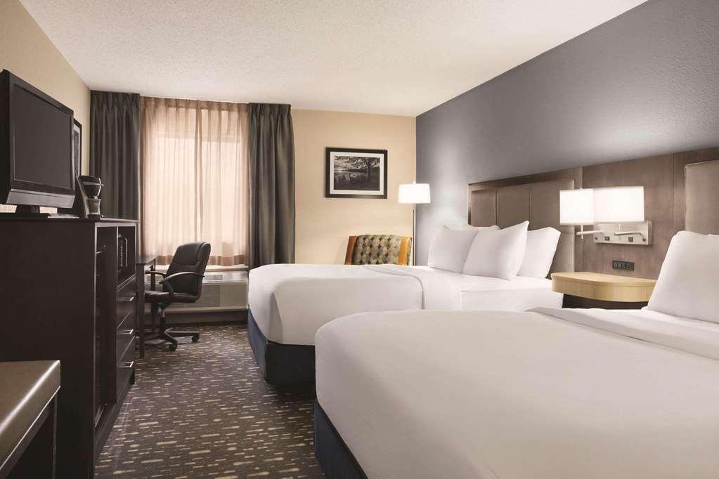 Country Inn & Suites By Radisson, Auburn, In Room photo